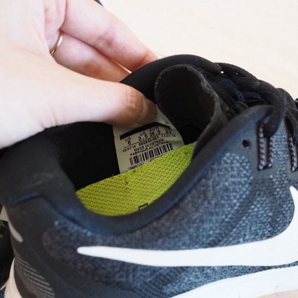 Nike Free Runs Running Shoes - Picture 2 of 3